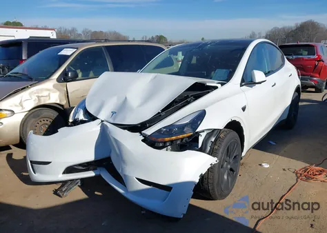 2025 Tesla Model Y Long Range Dual Motor All-Wheel Drive из США, поврежденный, VIN 7SAYGDED9SA342374